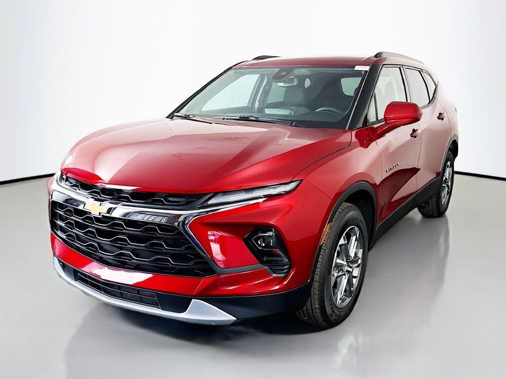 Used 2026 Chevrolet Blazer LT w/ Convenience Package AWD/4WD image 4