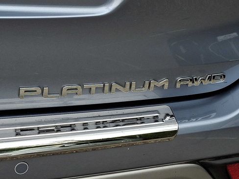 Used 2021 Toyota Highlander Platinum AWD/4WD image 30