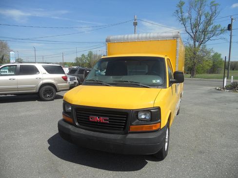 Used 2011 GMC Savana 3500 RWD image 4