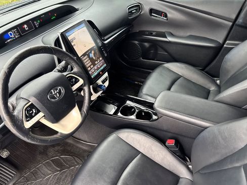 Used 2017 Toyota Prius Prime Advanced image 11