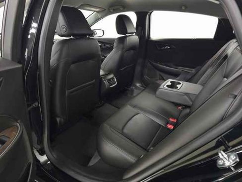 Used 2018 Chevrolet Malibu Premier image 31