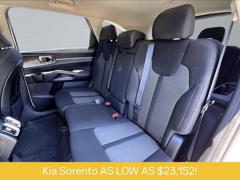 Used 2023 Kia Sorento LX FWD image 25