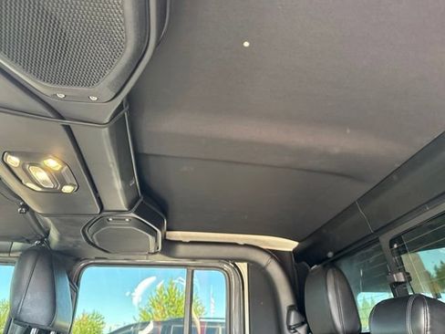 Used 2021 Jeep Gladiator Rubicon AWD/4WD image 17