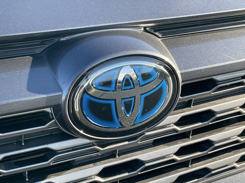 Used 2019 Toyota RAV4 XSE image 9