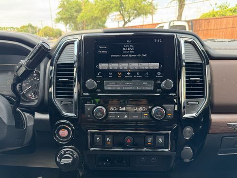 Used 2024 Nissan Titan Platinum Reserve w/ Moonroof Package AWD/4WD image 17