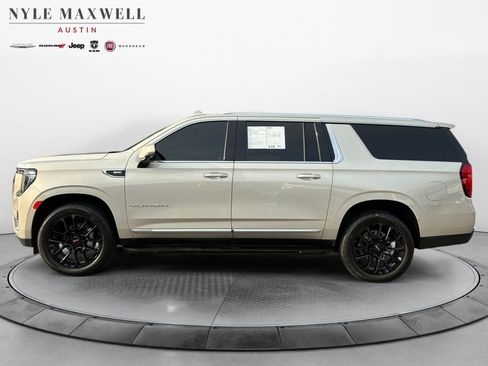Used 2022 GMC Yukon XL SLT w/ SLT Luxury Package RWD image 13