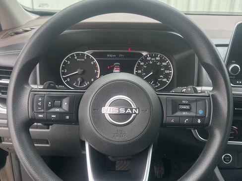 Used 2023 Nissan Rogue SV FWD image 19