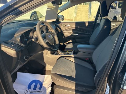 Used 2019 Ford Escape SE image 11