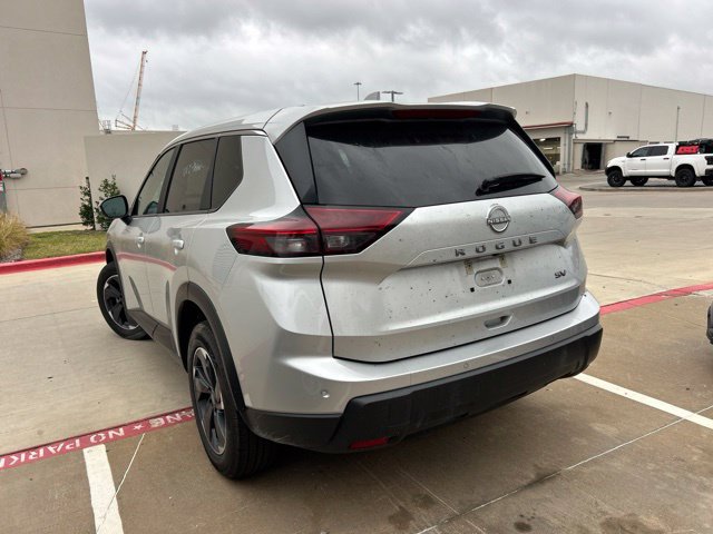 Used 2024 Nissan Rogue SV FWD image 5