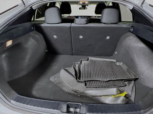 Used 2018 Toyota Prius Two image 34