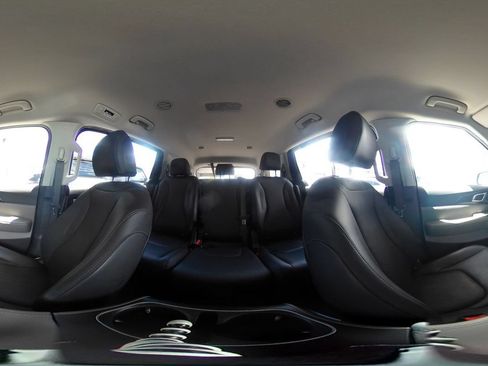 Used 2026 Kia Carnival FWD image 45