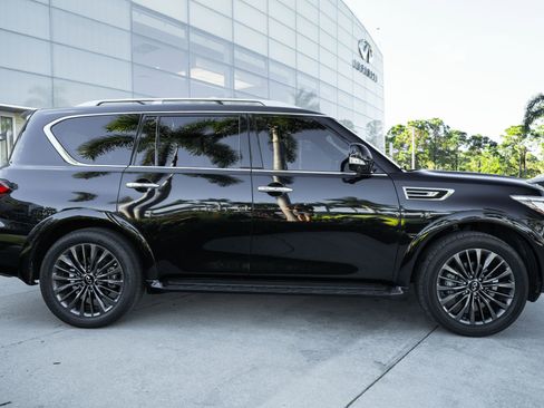 Used 2024 INFINITI QX80 Sensory image 10