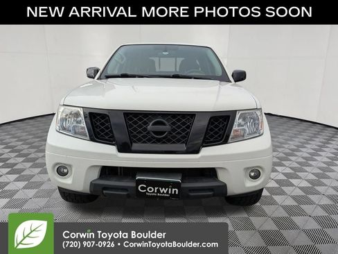 Used 2020 Nissan Frontier SV w/ Midnight Edition Floor Mats AWD/4WD image 2