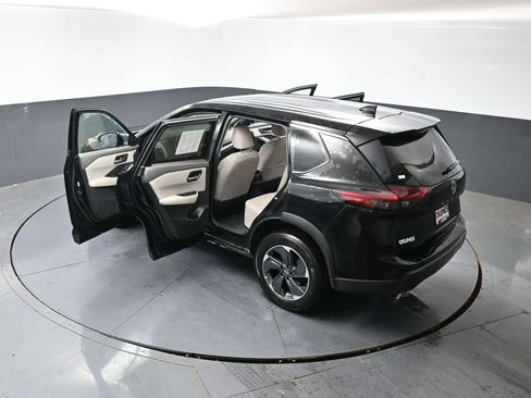 Used 2025 Nissan Rogue SV FWD image 59