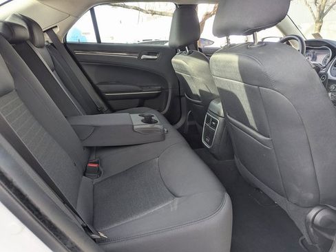 Used 2022 Chrysler 300 Touring w/ Sport Appearance Package image 30