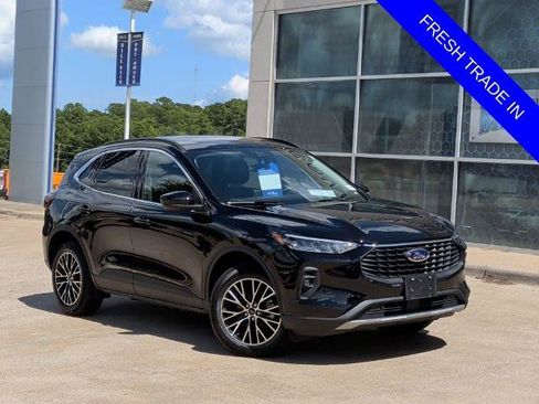 Certified 2026 Ford Escape SE FWD image 1