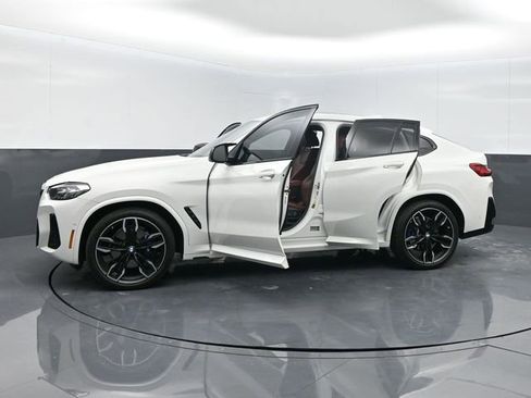Used 2024 BMW X4 M40i w/ Premium Package image 28
