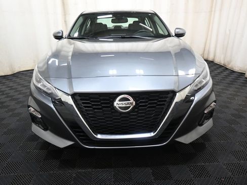 Used 2019 Nissan Altima 2.5 SL FWD image 2