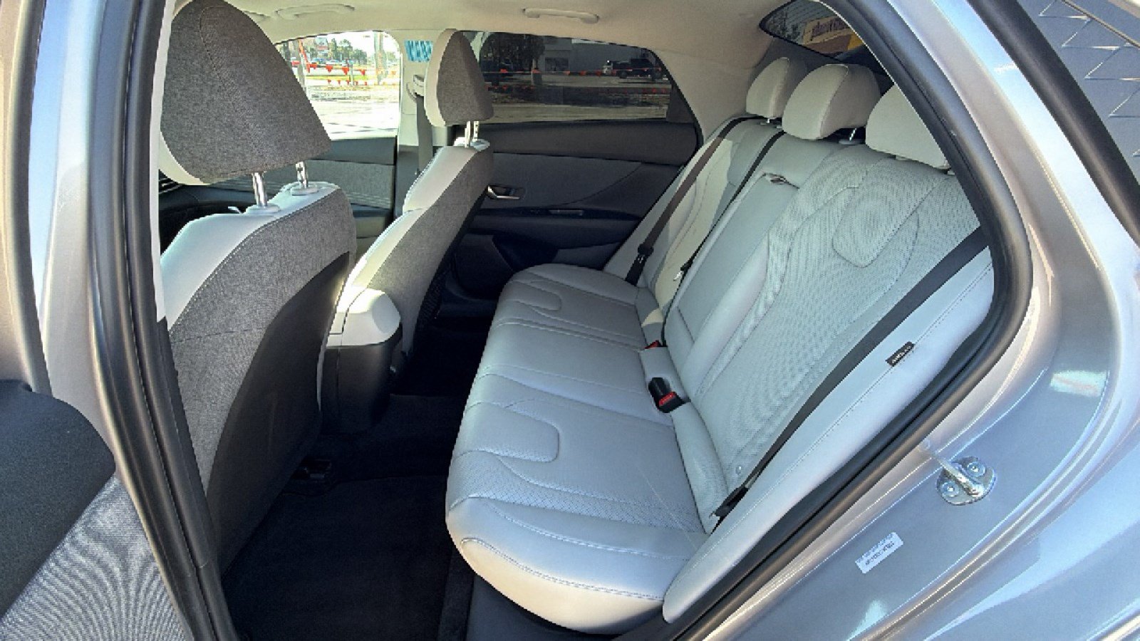 Used 2025 Hyundai Elantra Limited w/ Cargo Package FWD image 22