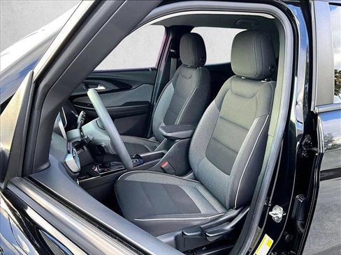 Used 2021 Chevrolet TrailBlazer LS image 27