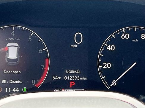 Used 2025 Honda Pilot Touring image 12