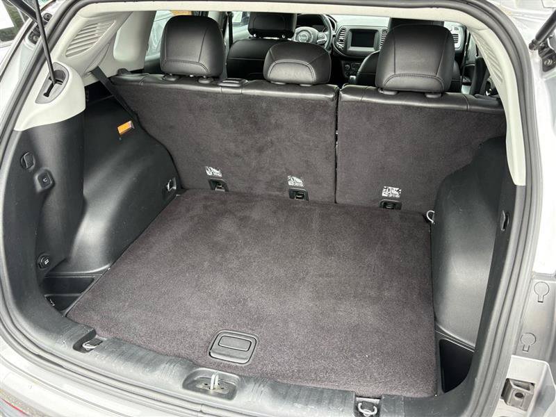 Used 2018 Jeep Compass Latitude w/ Popular Equipment Group FWD image 25