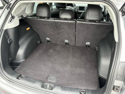 Used 2018 Jeep Compass Latitude w/ Popular Equipment Group FWD image 25