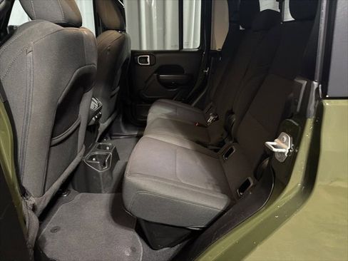 Used 2023 Jeep Gladiator Sport image 10