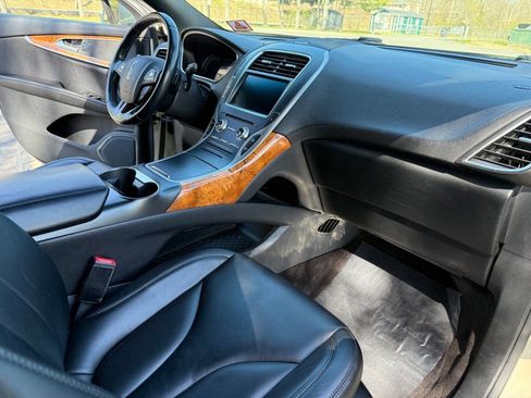 Used 2016 Lincoln MKX Select w/ Select Plus Package image 20