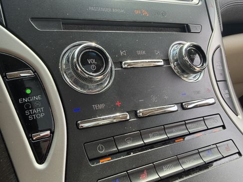 Used 2020 Lincoln Nautilus Reserve w/ Equipment Group 201A image 38