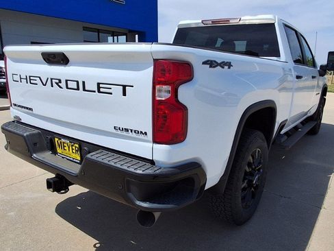 Used 2025 Chevrolet Silverado 2500 Custom w/ Custom Value Package AWD/4WD image 8