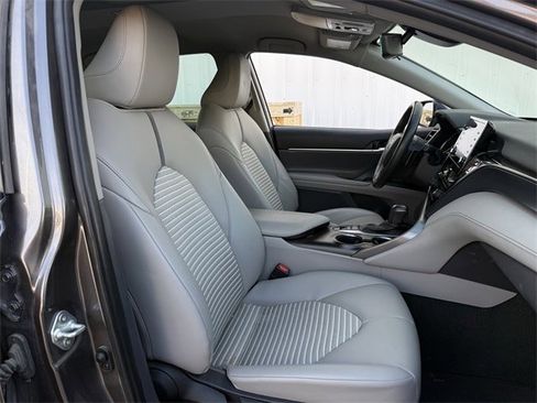 Used 2023 Toyota Camry SE image 28