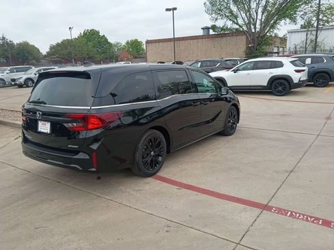 Used 2025 Honda Odyssey Sport-L image 10