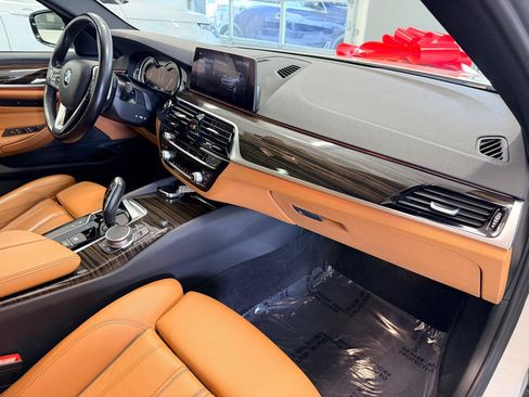 Used 2019 BMW 530i w/ Premium Package RWD image 27