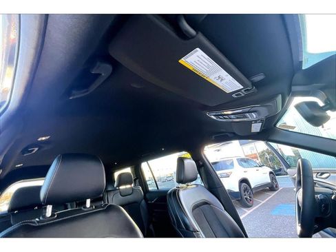 Used 2024 Jeep Grand Cherokee L Laredo image 18