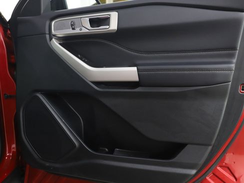 Used 2023 Ford Explorer XLT w/ Equipment Group 202A image 11