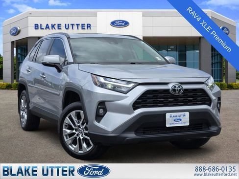 Used 2025 Toyota RAV4 XLE Premium FWD image 1
