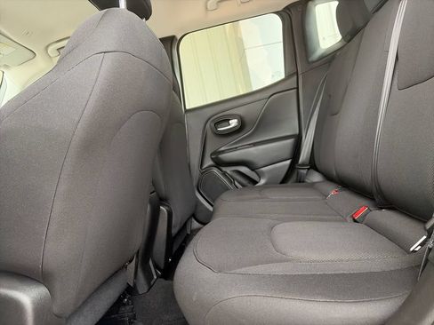 Used 2023 Jeep Renegade Latitude AWD/4WD image 26