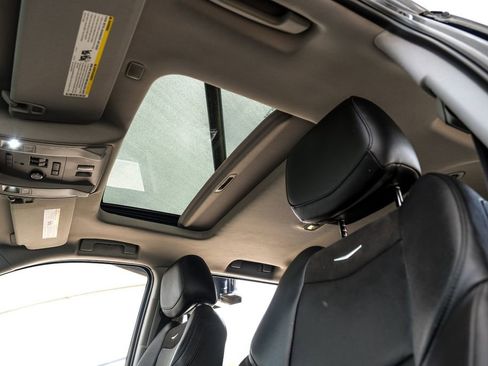 Used 2019 Cadillac Escalade Luxury AWD/4WD image 4