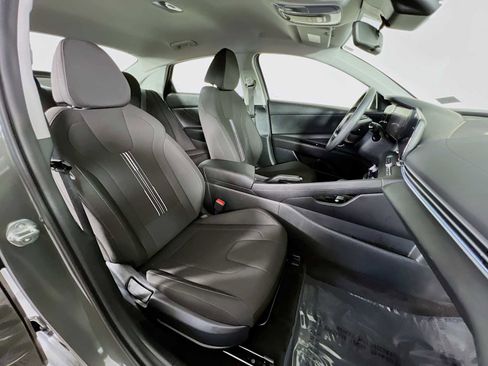 Certified 2024 Hyundai Elantra SEL image 27