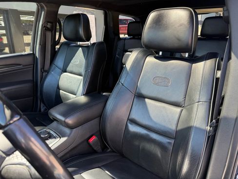 Used 2019 Jeep Grand Cherokee Overland image 16