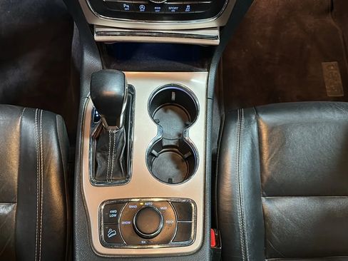 Used 2017 Jeep Grand Cherokee Limited w/ Trailer Tow Group IV image 26