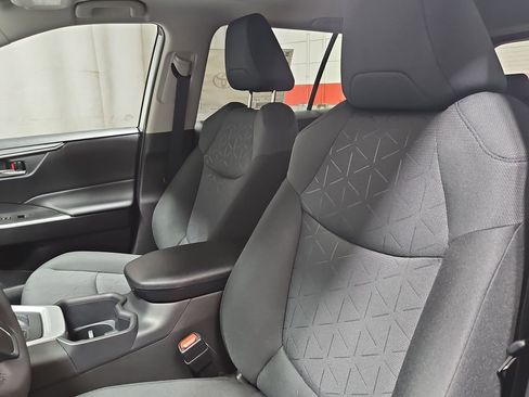 New 2025 Toyota RAV4 XLE image 10