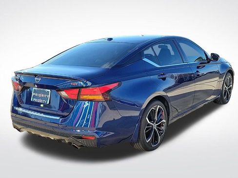 Used 2023 Nissan Altima 2.5 SR w/ SR Premium Package image 5