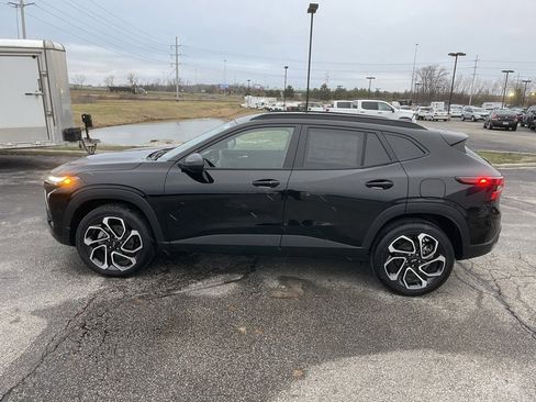 New 2026 Chevrolet Trax RS w/ Sunroof Package image 4