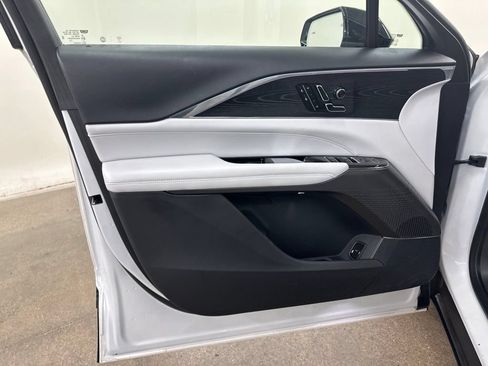 Certified 2024 Cadillac Lyriq Luxury AWD/4WD image 29
