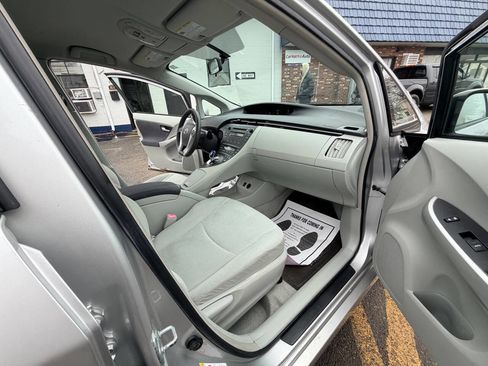 Used 2010 Toyota Prius Two image 16