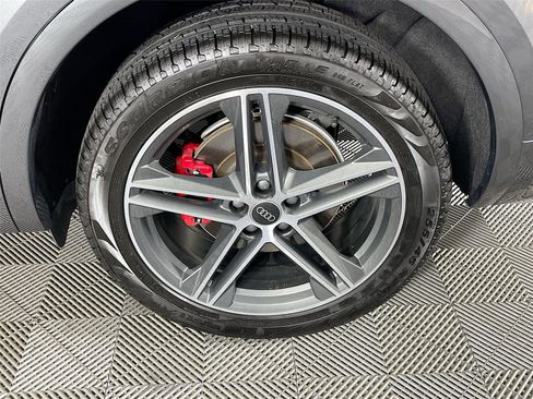 Used 2025 Audi Q5 e Premium Plus w/ Premium Plus Package image 36