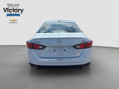 Used 2023 Nissan Altima 2.5 SR w/ SR Premium Package FWD image 6
