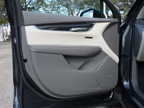 Certified 2022 Cadillac XT6 Premium Luxury w/ Technology Package image 19